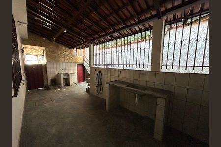 Casa para alugar com 240m², 4 quartos e 2 vagas