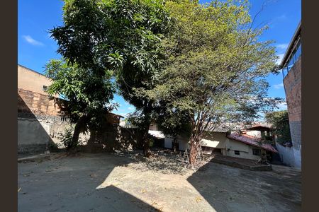 Casa para alugar com 240m², 4 quartos e 2 vagas