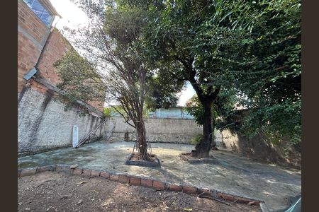 Casa para alugar com 240m², 4 quartos e 2 vagas