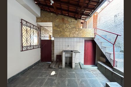 Casa para alugar com 240m², 4 quartos e 2 vagas