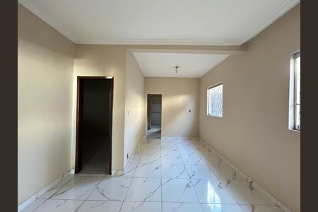 Casa para alugar com 240m², 4 quartos e 2 vagas