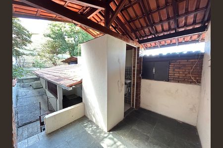 Casa para alugar com 240m², 4 quartos e 2 vagas