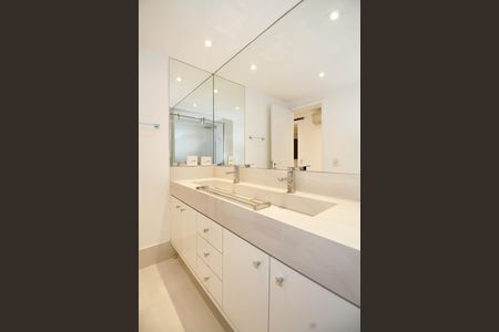 Apartamento para alugar com 156m², 2 quartos e 2 vagasBanheiro da Suíte 2