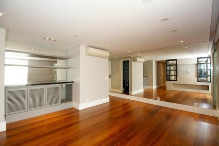 Apartamento para alugar com 156m², 2 quartos e 2 vagasSala