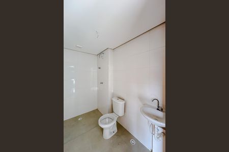 Banheiro de apartamento à venda com 1 quarto, 24m² em Vila Carrão, São Paulo