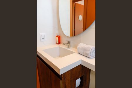 Apartamento à venda com 75m², 2 quartos e 1 vaga Apartamento à venda com 75m², 2 quartos e 1 vagaBanheiro