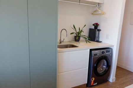 Apartamento à venda com 75m², 2 quartos e 1 vaga Apartamento à venda com 75m², 2 quartos e 1 vagaLavanderia