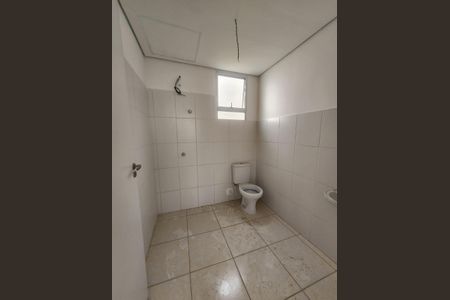 Banheiro de apartamento para alugar com 2 quartos, 47m² em Tijuca, Contagem