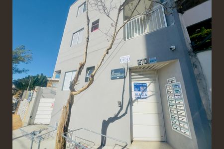 Apartamento para alugar com 36m², 1 quarto e sem vaga Apartamento para alugar com 36m², 1 quarto e sem vagaPlaca instalada na fachada do imóvel