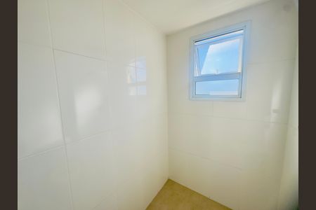 Apartamento para alugar com 61m², 2 quartos e sem vaga Apartamento para alugar com 61m², 2 quartos e sem vagaBanheiro