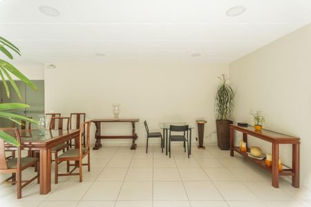 Apartamento para alugar com 77m², 1 quarto e 1 vaga Apartamento para alugar com 77m², 1 quarto e 1 vagaÁrea comum - Salão de festas
