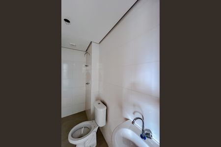 Banheiro de apartamento para alugar com 1 quarto, 25m² em Vila Carrão, São Paulo