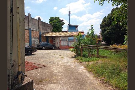 Casa à venda com 5 quartos, 820m² em Parque Arariba, São Paulo