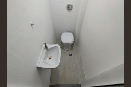 Apartamento à venda com 74m², 3 quartos e 1 vaga Apartamento à venda com 74m², 3 quartos e 1 vagaBanheiro de serviço