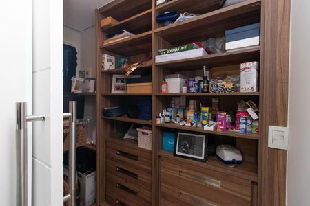 Apartamento para alugar com 140m², 3 quartos e 3 vagas Apartamento para alugar com 140m², 3 quartos e 3 vagasCloset