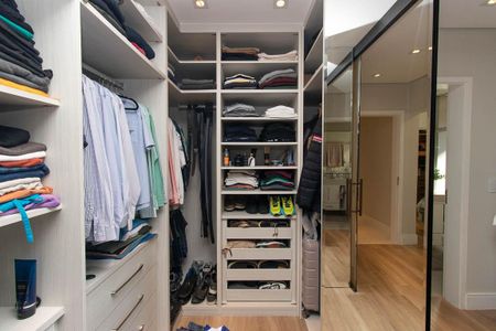 Apartamento para alugar com 140m², 3 quartos e 3 vagas Apartamento para alugar com 140m², 3 quartos e 3 vagasCloset