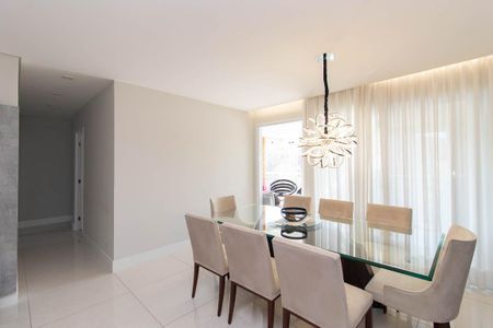Apartamento para alugar com 140m², 3 quartos e 3 vagas Apartamento para alugar com 140m², 3 quartos e 3 vagasSala
