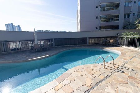 Apartamento para alugar com 140m², 3 quartos e 3 vagas Apartamento para alugar com 140m², 3 quartos e 3 vagasÁrea comum - Piscina