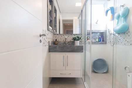 Apartamento para alugar com 140m², 3 quartos e 3 vagas Apartamento para alugar com 140m², 3 quartos e 3 vagasBanheiro Social