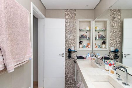Apartamento para alugar com 140m², 3 quartos e 3 vagas Apartamento para alugar com 140m², 3 quartos e 3 vagasBanheiro da Suíte