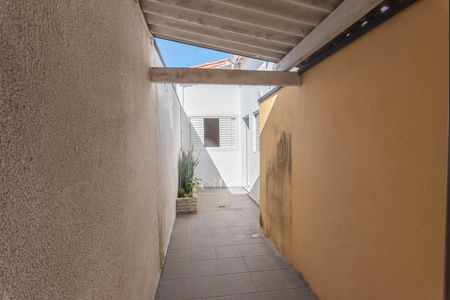 Casa para alugar com 90m², 2 quartos e 1 vagaQuintal