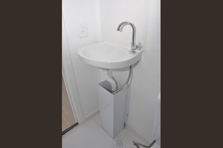 Detalhe - Kitnet / studio - Banheiro Social de apartamento para alugar com 1 quarto, 17m² em Vila Arcadia, São Paulo
