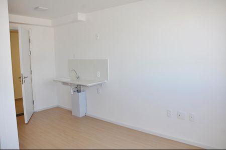 Apartamento para alugar com 17m², 1 quarto e sem vaga Apartamento para alugar com 17m², 1 quarto e sem vagaDetalhe - Kitnet / studio - Quarto e Cozinha