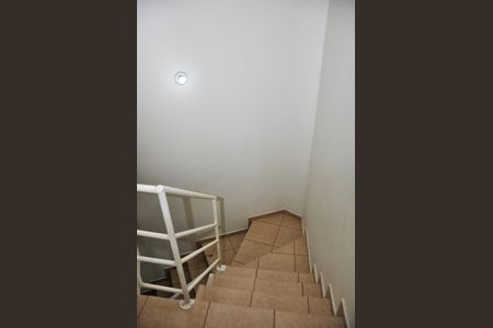 Casa à venda com 127m², 2 quartos e sem vaga Casa à venda com 127m², 2 quartos e sem vagaDetalhe - Escada Quartos