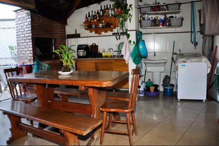 Casa à venda com 127m², 2 quartos e sem vaga Casa à venda com 127m², 2 quartos e sem vagaDetalhe - Área de Serviço, Churrasqueira e Quintal