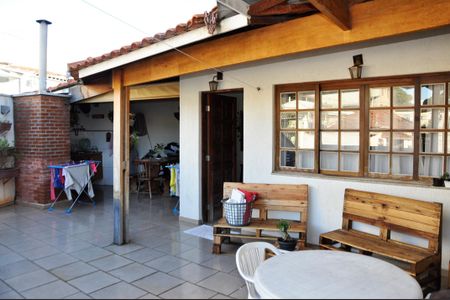 Casa à venda com 127m², 2 quartos e sem vaga Casa à venda com 127m², 2 quartos e sem vagaDetalhe - Área de Serviço, Churrasqueira e Quintal