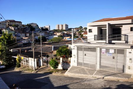 Casa à venda com 127m², 2 quartos e sem vaga Casa à venda com 127m², 2 quartos e sem vagaDetalhe - Vista da Área de Serviço, Churrasqueira e Quintal