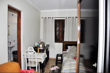Casa à venda com 127m², 2 quartos e sem vaga Casa à venda com 127m², 2 quartos e sem vagaDetalhe - Quarto 02 com Suíte