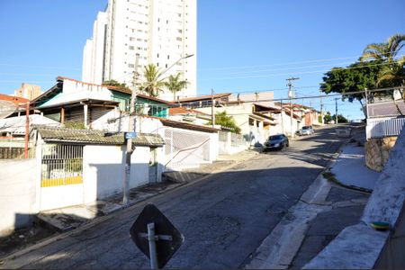Casa à venda com 127m², 2 quartos e sem vaga Casa à venda com 127m², 2 quartos e sem vagaDetalhe - Vista da Área de Serviço, Churrasqueira e Quintal