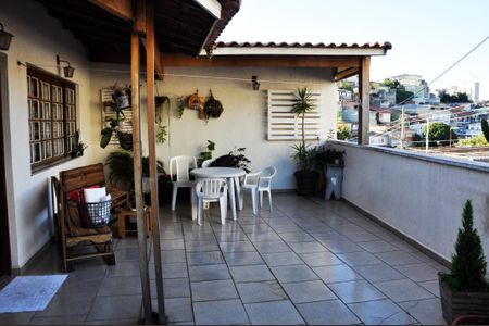 Casa à venda com 127m², 2 quartos e sem vaga Casa à venda com 127m², 2 quartos e sem vagaDetalhe - Área de Serviço, Churrasqueira e Quintal