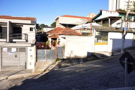 Casa à venda com 127m², 2 quartos e sem vaga Casa à venda com 127m², 2 quartos e sem vagaDetalhe - Vista da Área de Serviço, Churrasqueira e Quintal