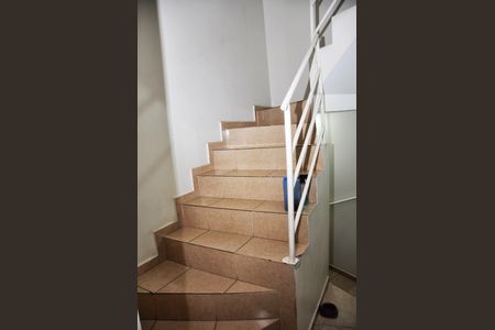 Detalhe - Escada Quartos de casa à venda com 2 quartos, 127m² em Vila Mangalot, São Paulo