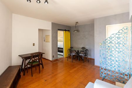Sala de apartamento à venda com 1 quarto, 52m² em Cambuí, Campinas