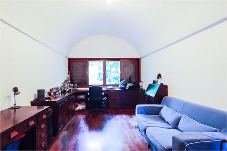 Casa à venda com 4 quartos, 550m² em Socorro, São Paulo