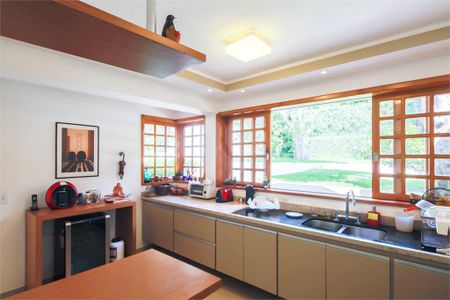 Casa à venda com 4 quartos, 550m² em Socorro, São Paulo