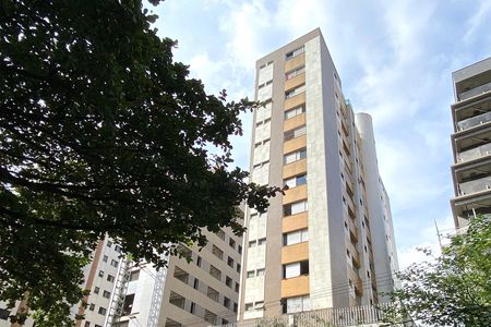 Apartamento para alugar com 190m², 3 quartos e 2 vagas Apartamento para alugar com 190m², 3 quartos e 2 vagasFachada
