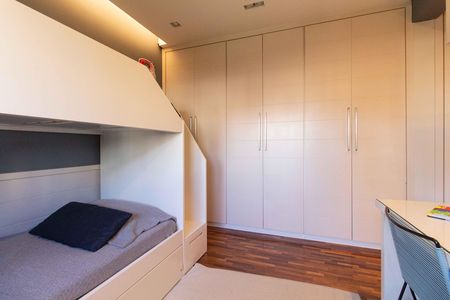Apartamento à venda com 200m², 4 quartos e 4 vagas Apartamento à venda com 200m², 4 quartos e 4 vagasSuíte 2