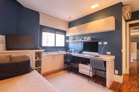 Apartamento à venda com 200m², 4 quartos e 4 vagas Apartamento à venda com 200m², 4 quartos e 4 vagasSuíte 1