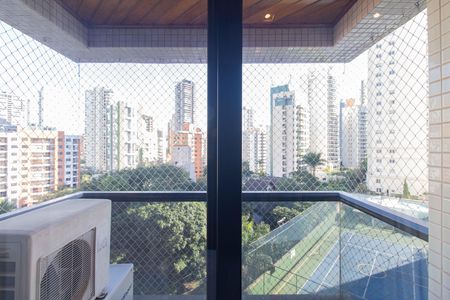 Apartamento à venda com 200m², 4 quartos e 4 vagas Apartamento à venda com 200m², 4 quartos e 4 vagasVaranda da Suíte 3