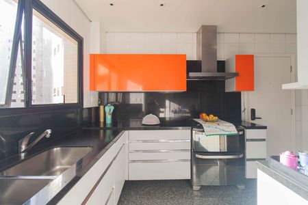 Apartamento à venda com 200m², 4 quartos e 4 vagas Apartamento à venda com 200m², 4 quartos e 4 vagasCozinha
