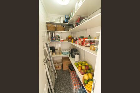 Apartamento à venda com 200m², 4 quartos e 4 vagas Apartamento à venda com 200m², 4 quartos e 4 vagasDispensa
