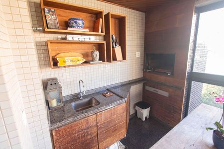 Apartamento à venda com 200m², 4 quartos e 4 vagas Apartamento à venda com 200m², 4 quartos e 4 vagasChurrasqueira da varanda