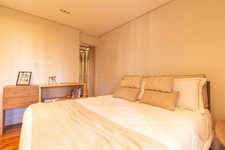 Apartamento à venda com 200m², 4 quartos e 4 vagas Apartamento à venda com 200m², 4 quartos e 4 vagasSuíte 3