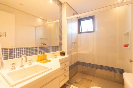 Apartamento à venda com 200m², 4 quartos e 4 vagas Apartamento à venda com 200m², 4 quartos e 4 vagasBanheiro da Suíte 2
