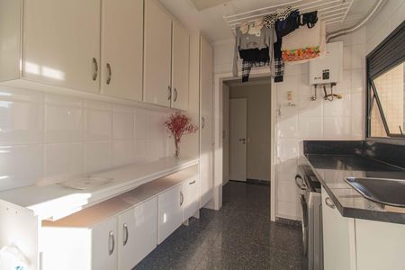 Apartamento à venda com 200m², 4 quartos e 4 vagas Apartamento à venda com 200m², 4 quartos e 4 vagasÁrea de Serviço