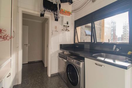 Apartamento à venda com 200m², 4 quartos e 4 vagas Apartamento à venda com 200m², 4 quartos e 4 vagasÁrea de Serviço